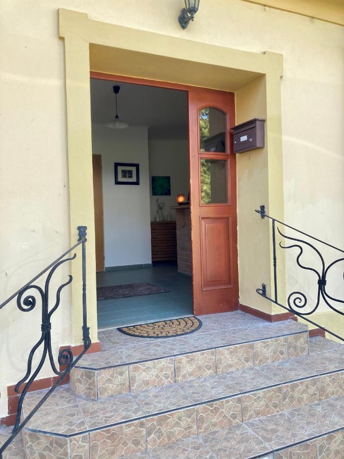 Guesthouse Mikulas Mikulov - Free Parking In The City Center Exteriör bild