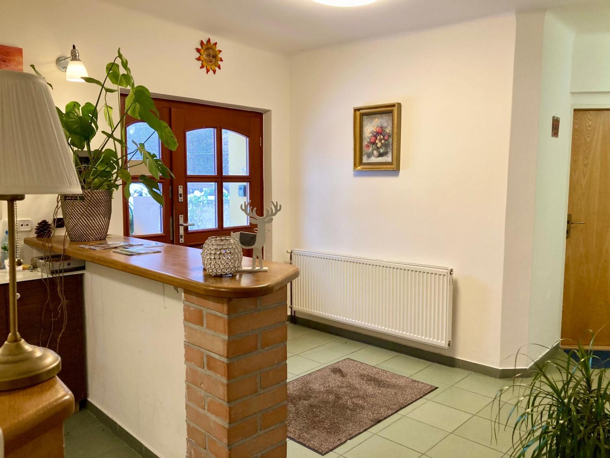 Guesthouse Mikulas Mikulov - Free Parking In The City Center Exteriör bild