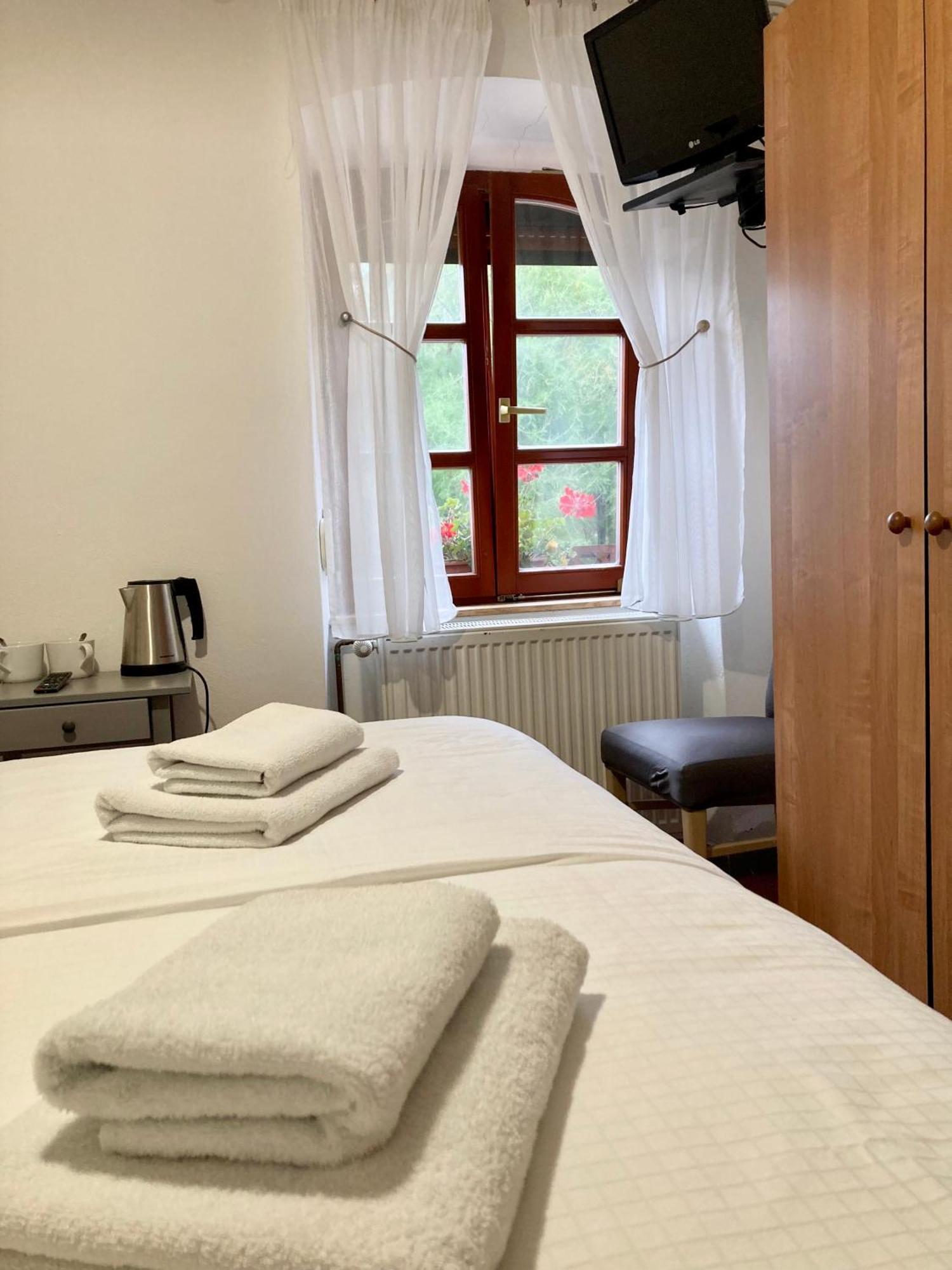 Guesthouse Mikulas Mikulov - Free Parking In The City Center Exteriör bild