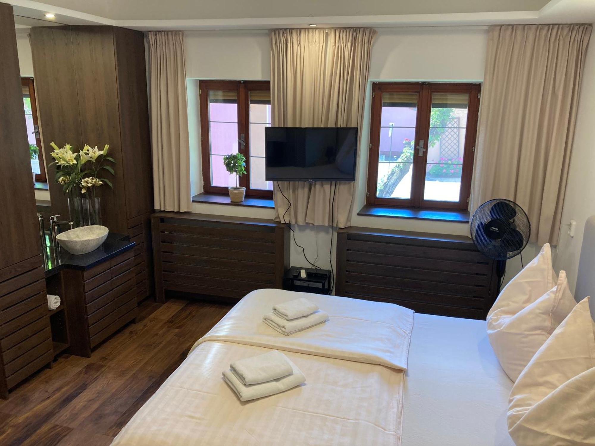 Guesthouse Mikulas Mikulov - Free Parking In The City Center Exteriör bild